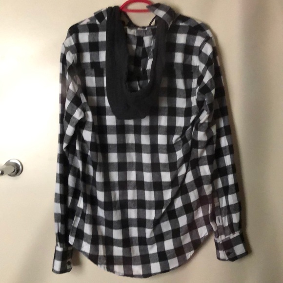 Black and White Plaid Sweater - Picture 3 of 3